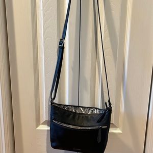 Vera Bradley shoulder purse. Black